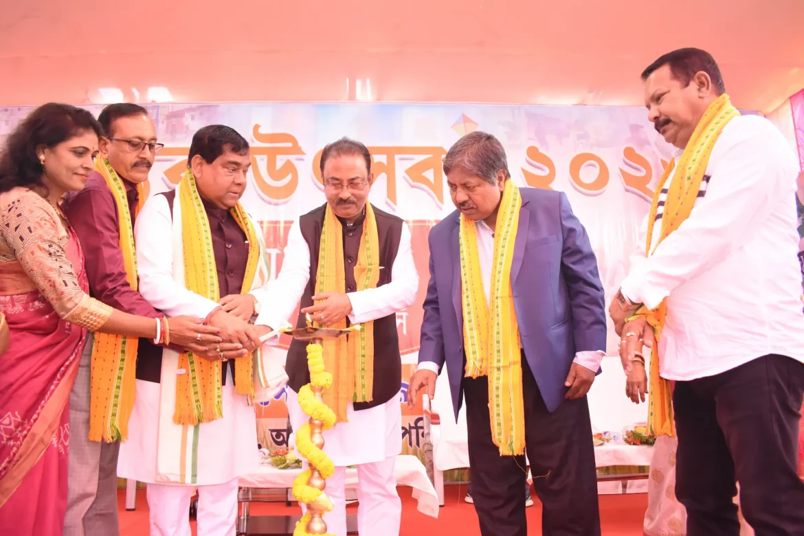 Mayor_Dipak_Majumder_and_BJP_state_President_Rajib_Bhattacharjee_inaugurated_Prantik_Utsav__5_