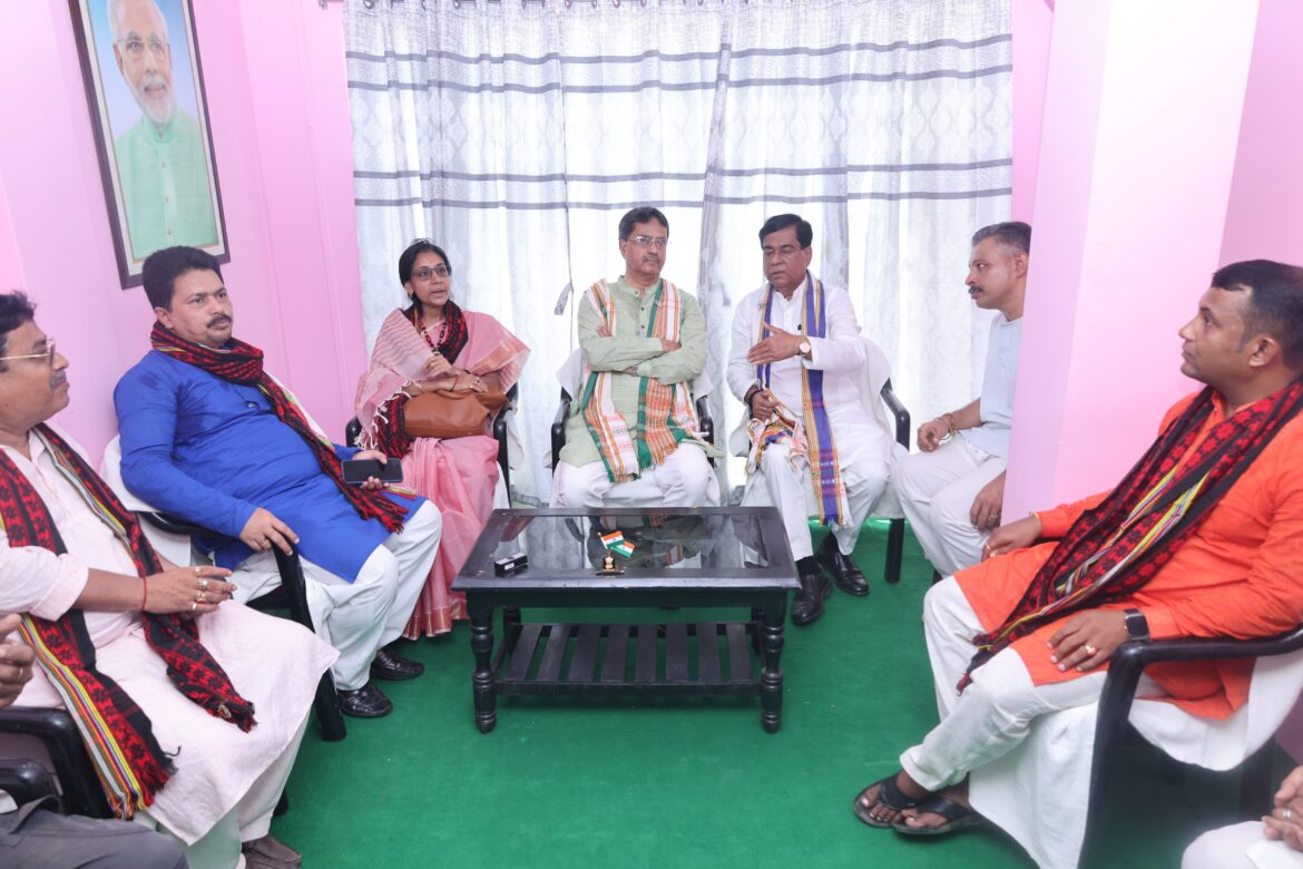 CM Dr Manik Saha attends a blood donation camp organised to mark the 15-day long Seva Pakshik at Agartala (11)