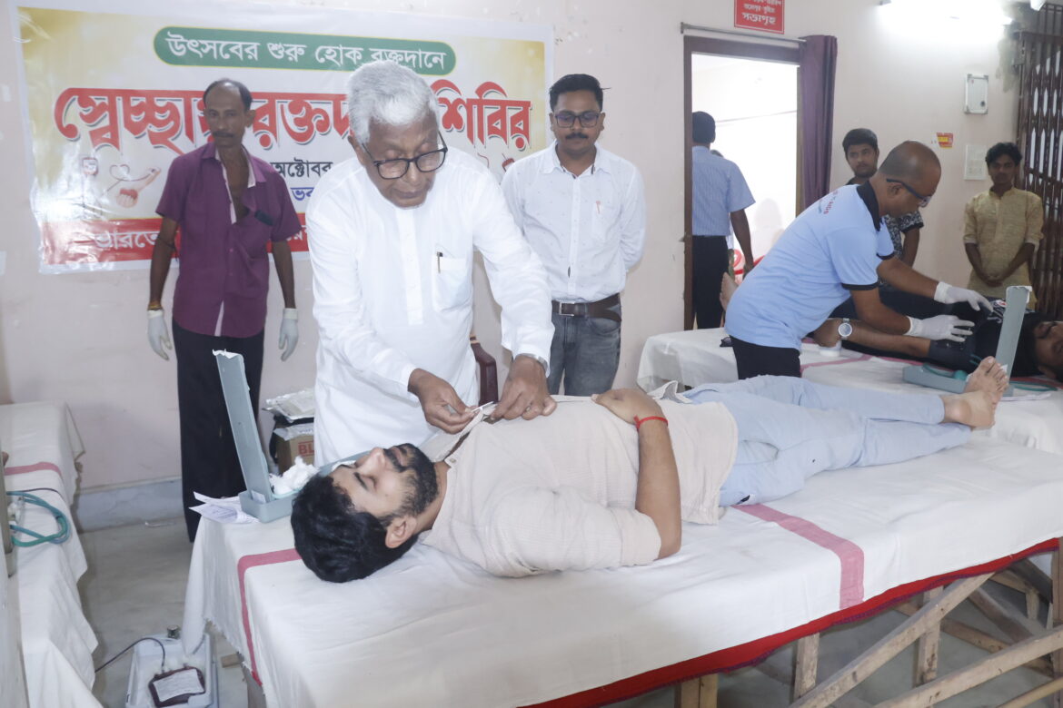 MAnik Sarkar Blood Donation Camp SFI sadar (16)