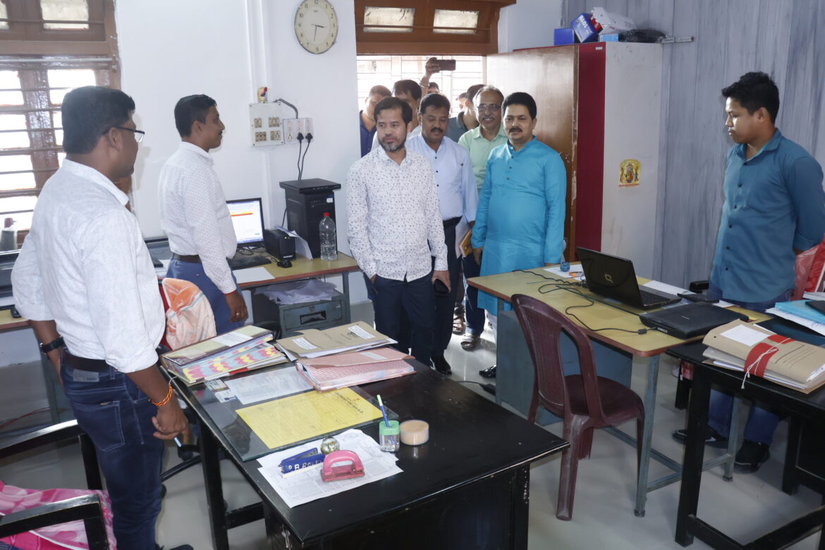 Minister Sukla Charan Nonia Visit Mainaratoy Depatment (35)