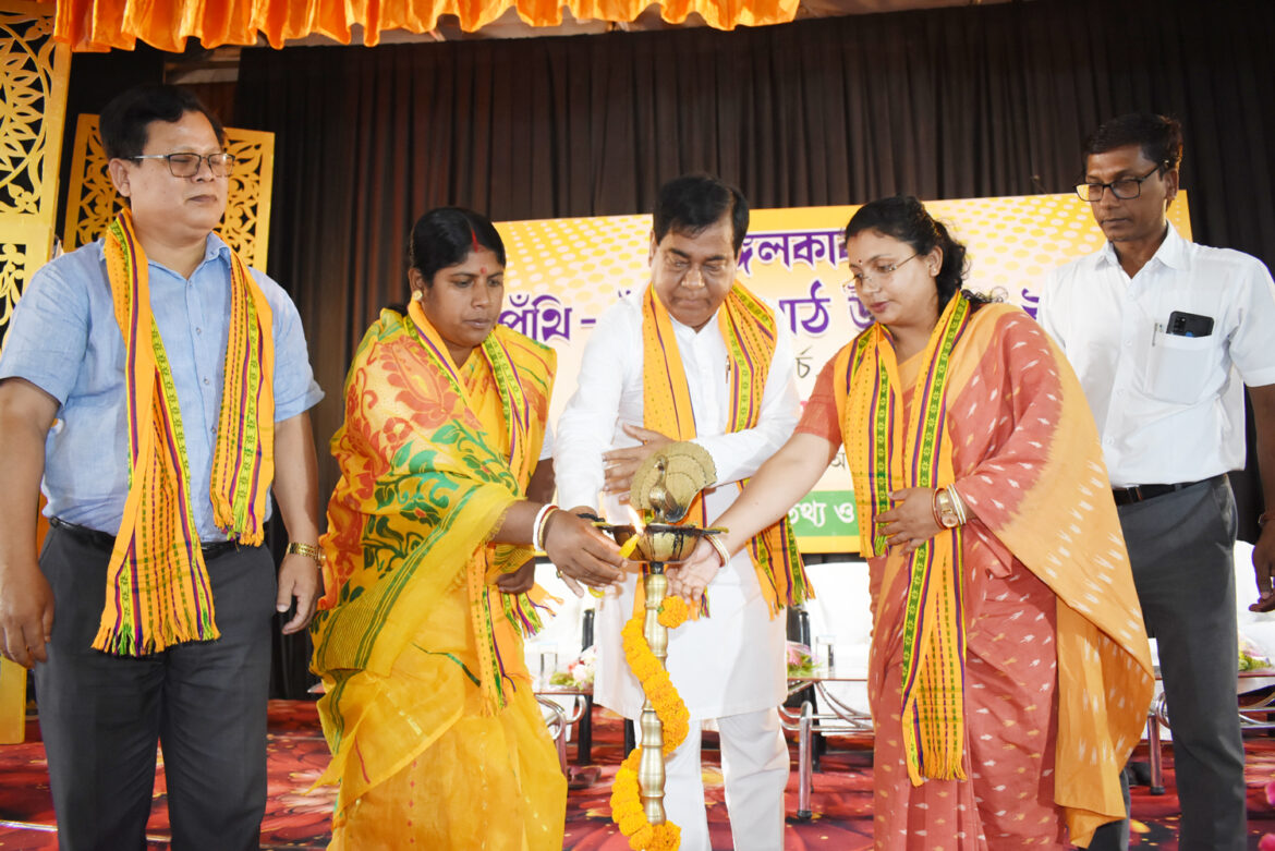 Mayor Dipak Majumder inaugurates Puthi Panchali path festival at Agartala (9)