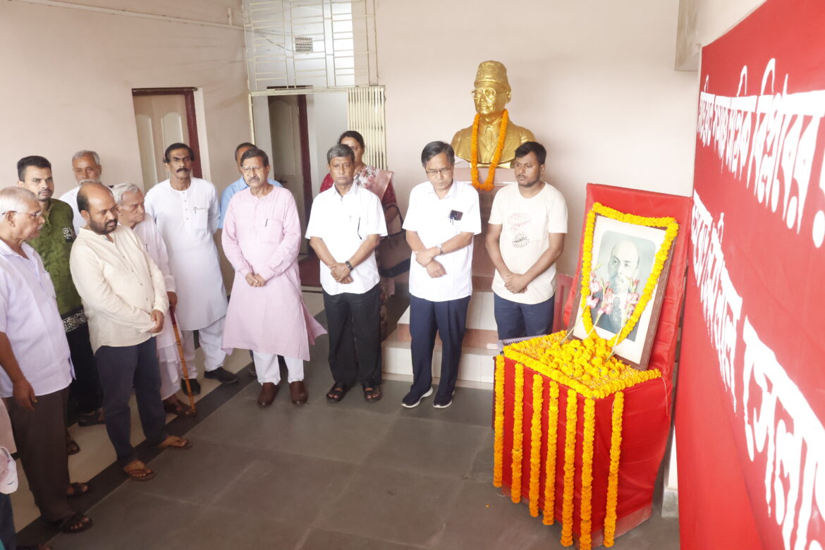 CPIM observed birth anniversary of Vladimir Lenin at CPIM state headquarters (15)