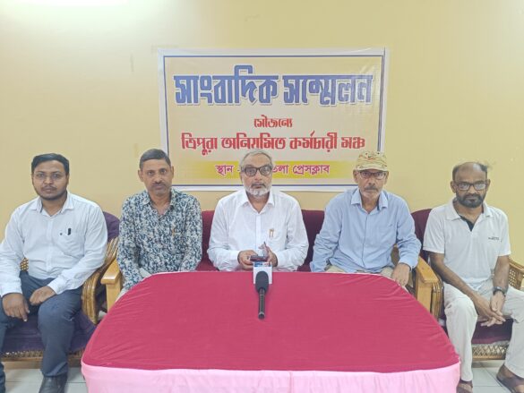 Aniamita Karmachara Press Meet at Agartala Press Meet (3)